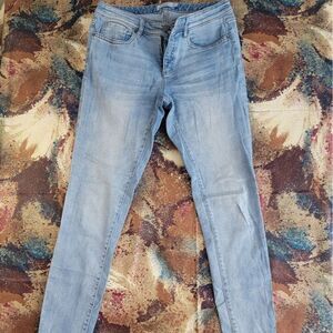 LL Bean Women's Size 4 Light Wash Denim Signature Straight Leg Jeans